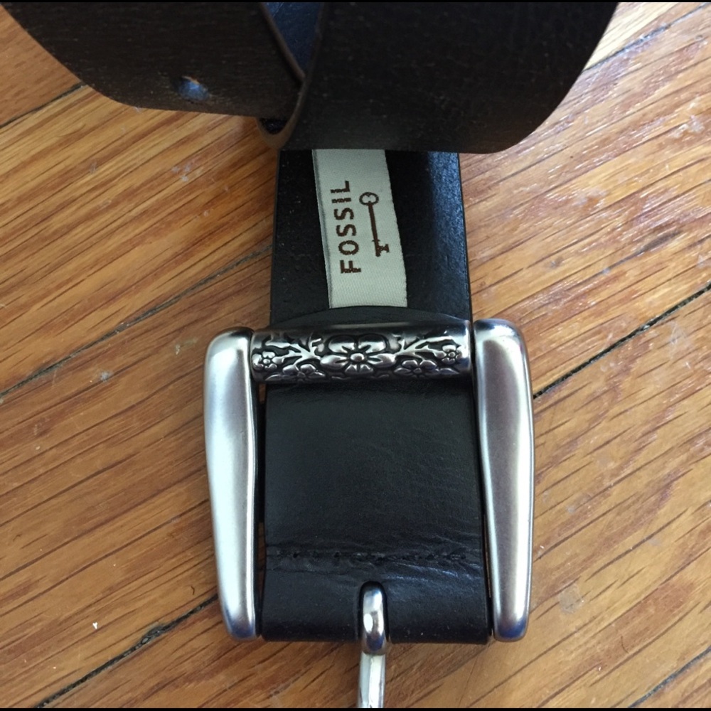 Fossil black belt size small